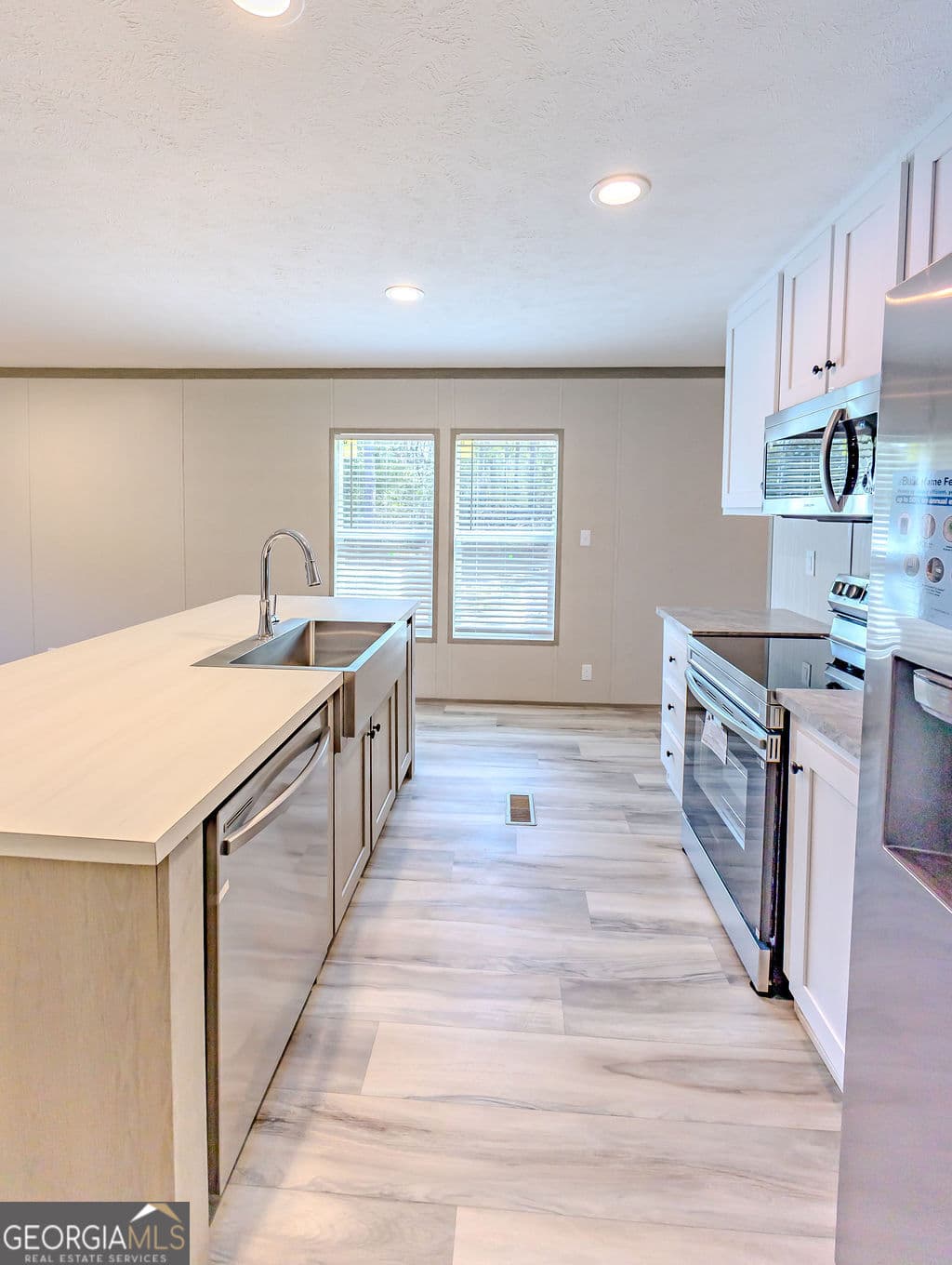 3 bedroom, 2 bathroom, 1,280 sq ft manufactured home,single family residence under contract at 950 Collins Lane, Rentz, GA 31075 — photo 7