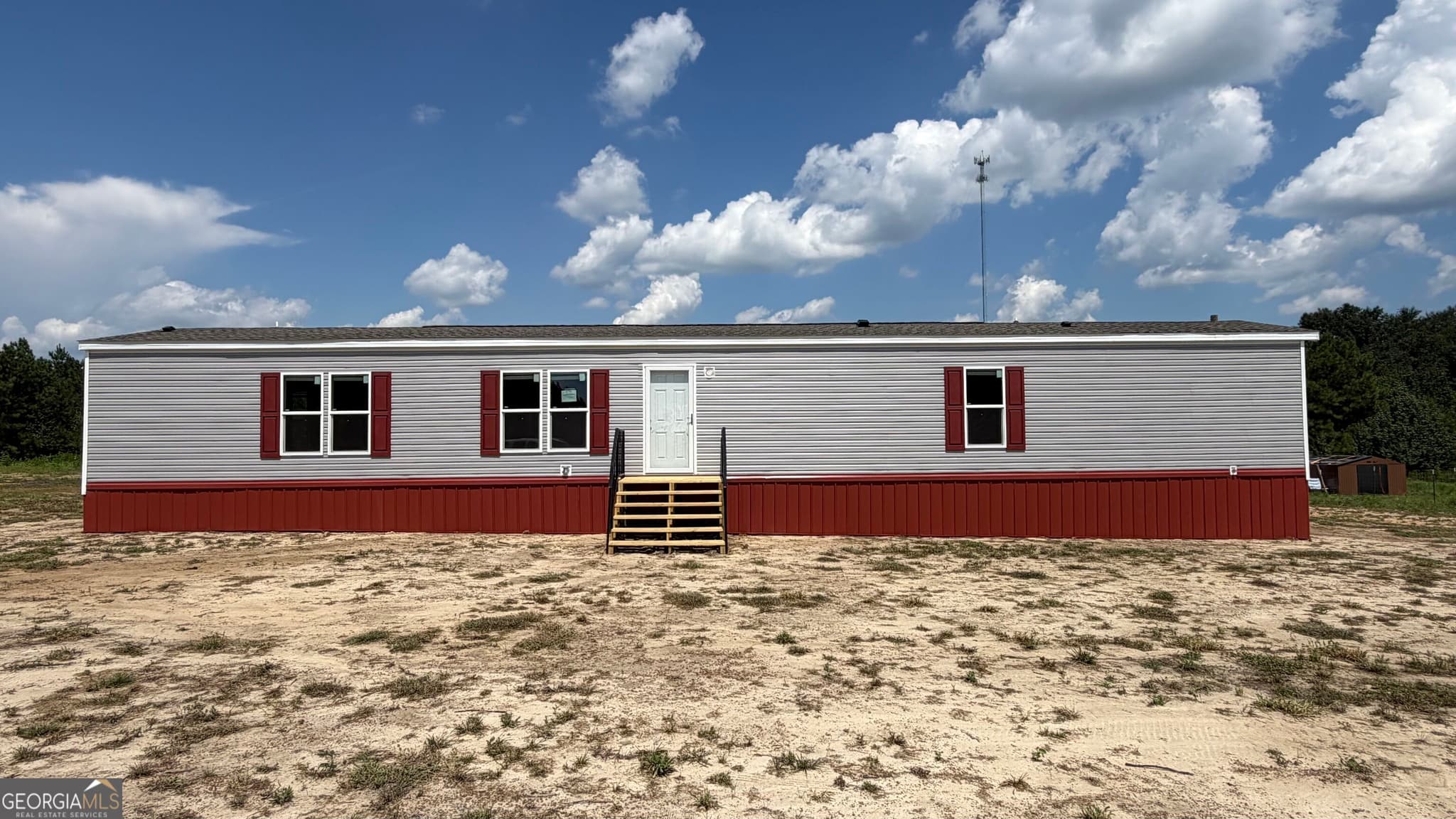 3 bedroom, 2 bathroom, 1,280 sq ft manufactured home,single family residence under contract at 950 Collins Lane, Rentz, GA 31075