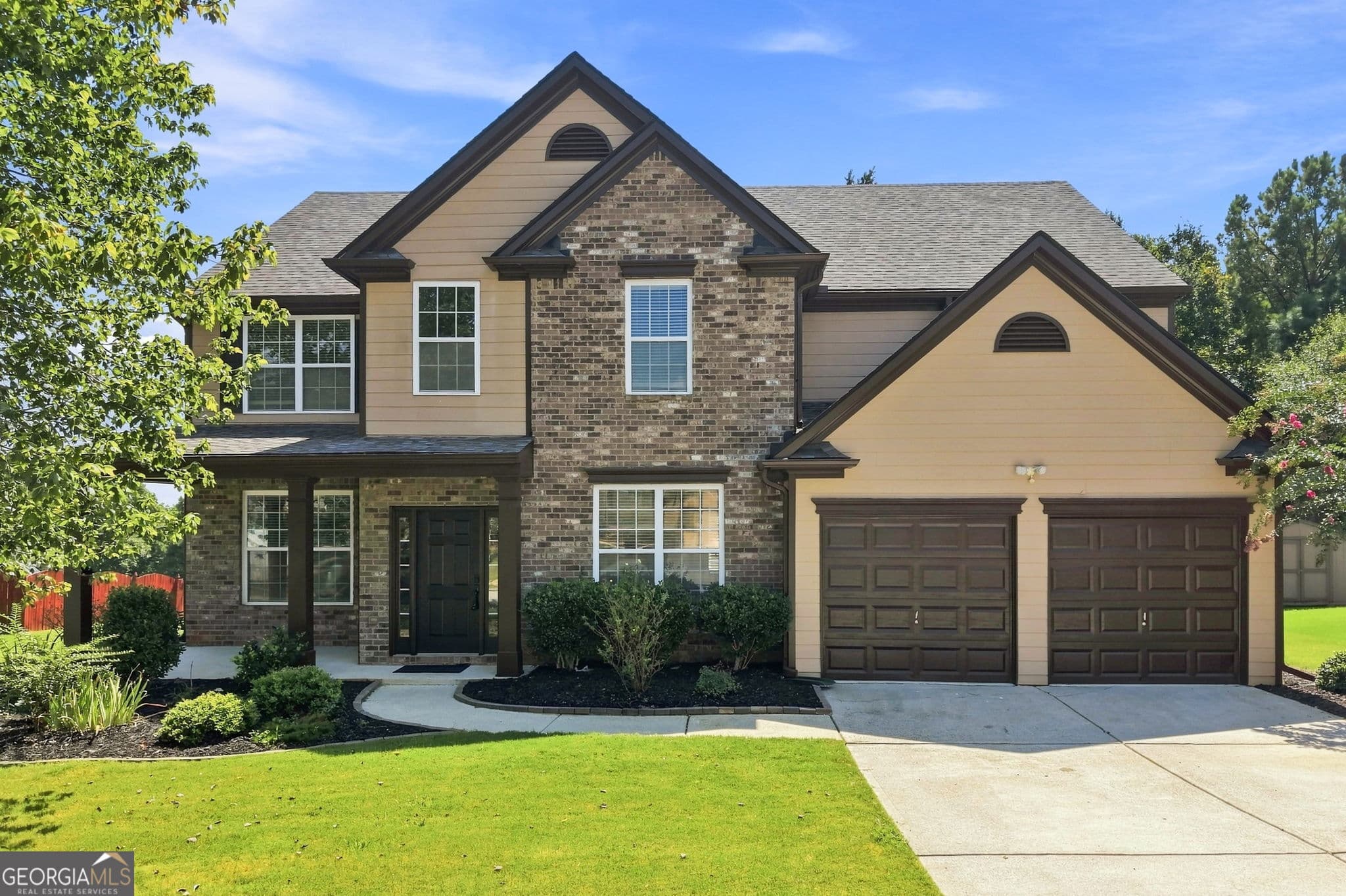 5 bedroom, 3 bathroom, 3,152 sq ft single family residence for rent at 853 Van Briggle Path, Sugar Hill, GA 30518 for $3,250 a month — photo 1 of 39