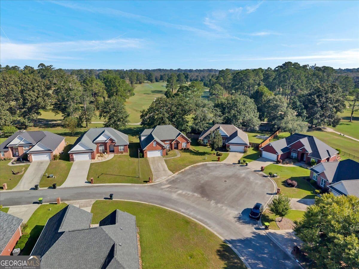 4 bedroom, 3 bathroom, 2,128 sq ft single family residence for sale at 609 Links View Drive, Bonaire, GA 31005 — photo 6