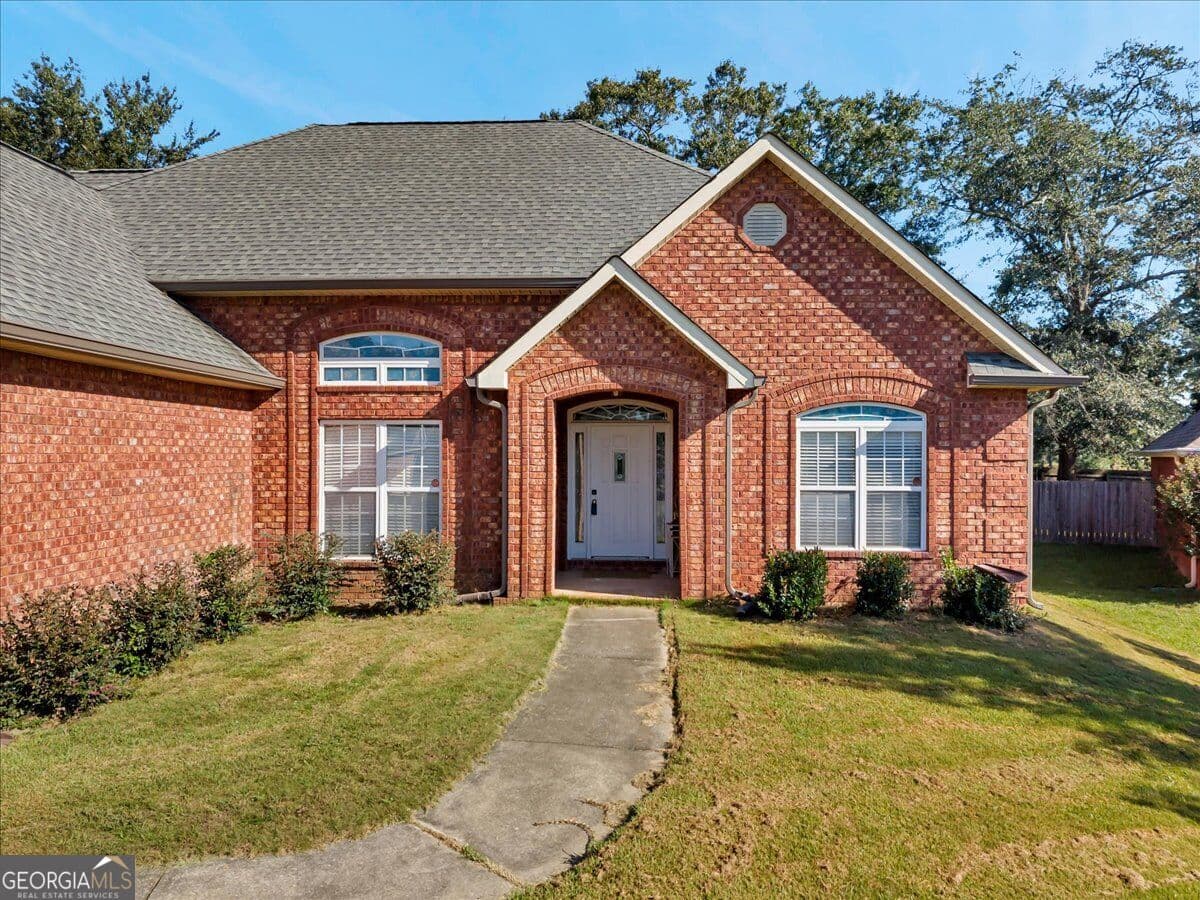 4 bedroom, 3 bathroom, 2,128 sq ft single family residence for sale at 609 Links View Drive, Bonaire, GA 31005 — photo 3