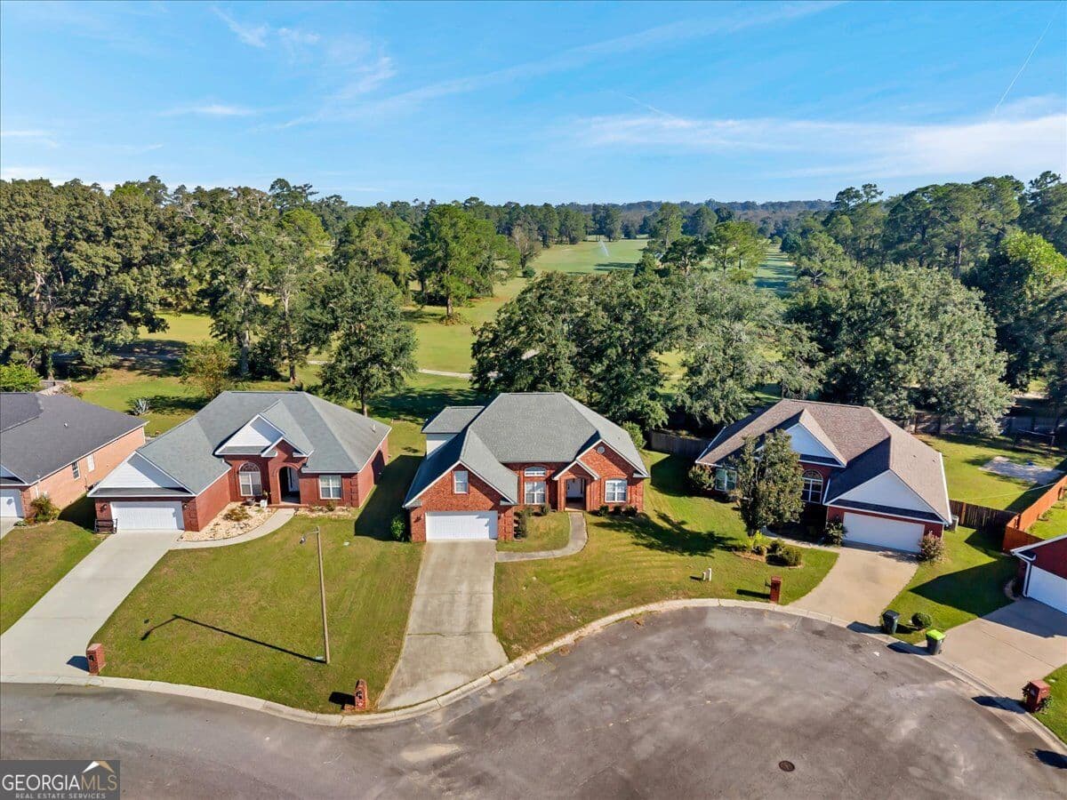 4 bedroom, 3 bathroom, 2,128 sq ft single family residence for sale at 609 Links View Drive, Bonaire, GA 31005 — photo 5