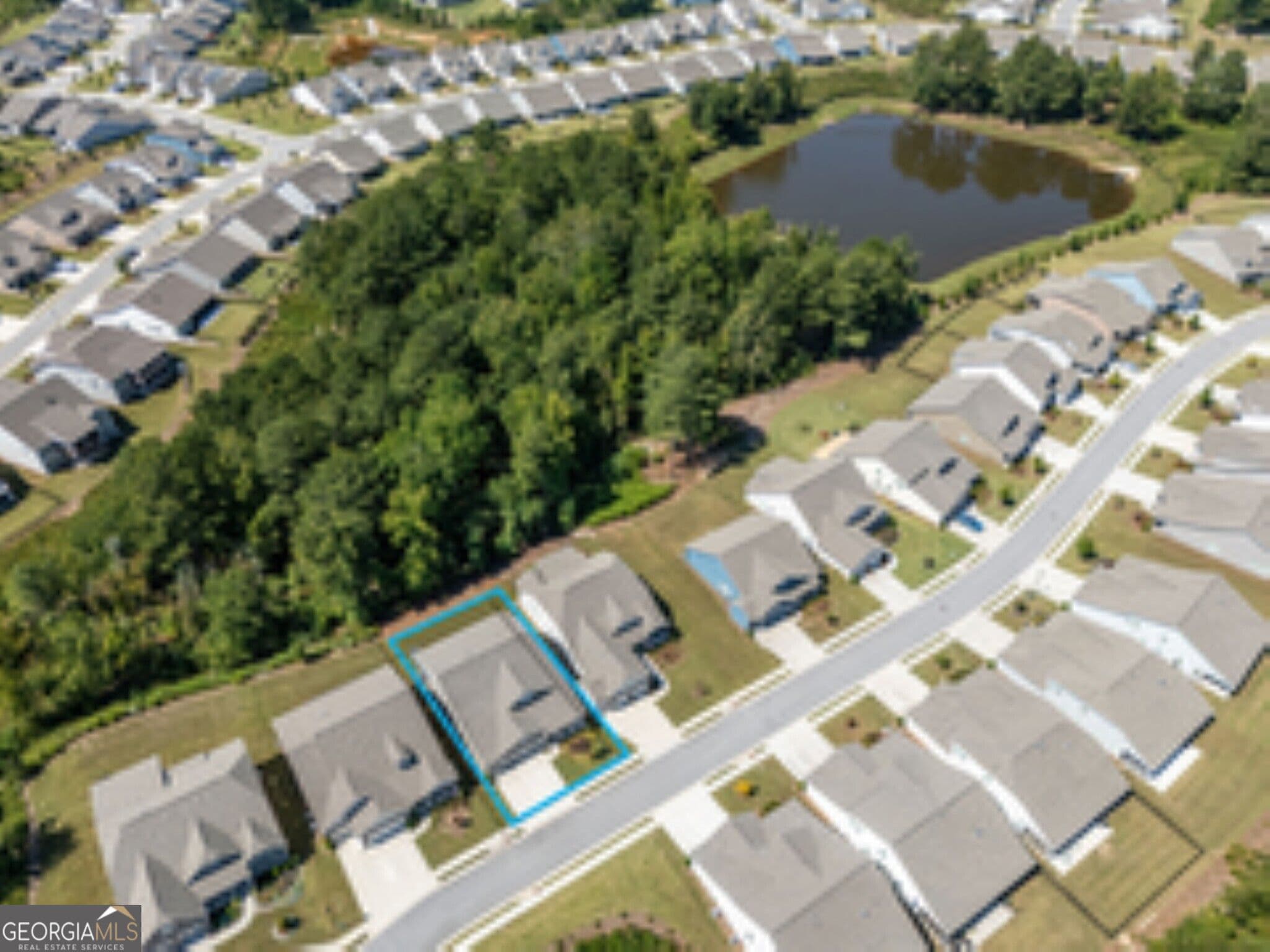 4 bedroom, 4.5 bathroom, 4,519 sq ft single family residence for sale at 190 Tahoe Court, Hoschton, GA 30548 — photo 6