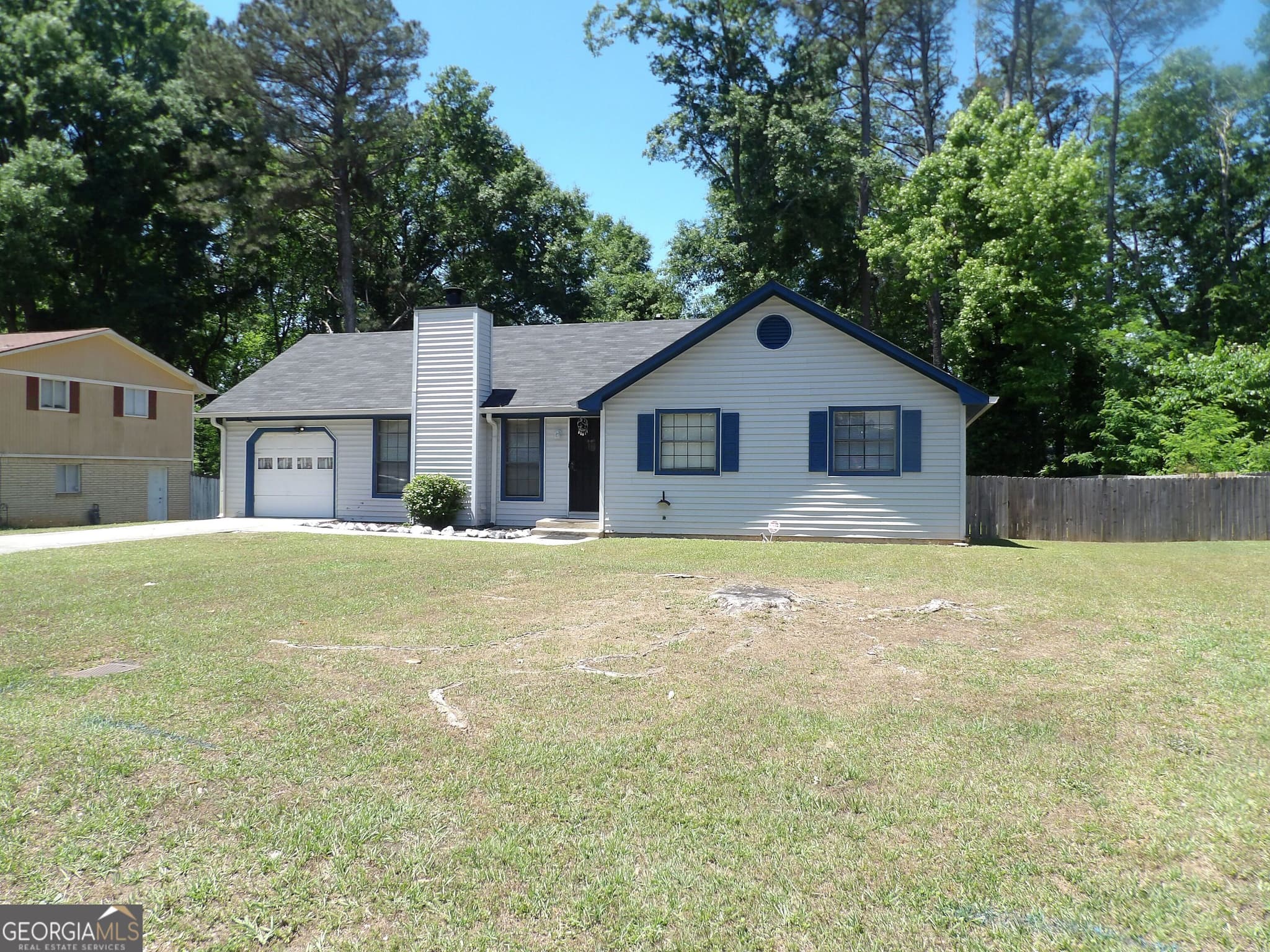 3 bedroom, 2 bathroom, 1,314 sq ft single family residence for sale at 233 Leafwood Lane, Riverdale, GA 30274 — photo 2