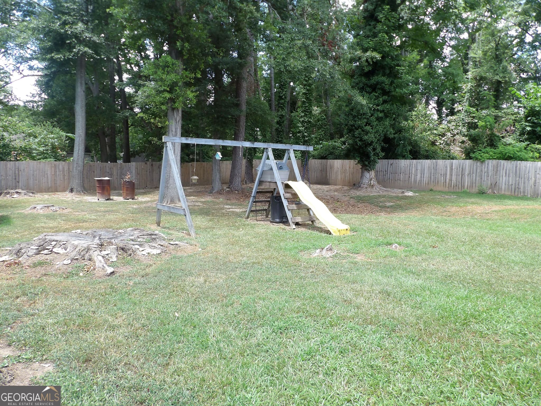 3 bedroom, 2 bathroom, 1,314 sq ft single family residence for sale at 233 Leafwood Lane, Riverdale, GA 30274 — photo 3