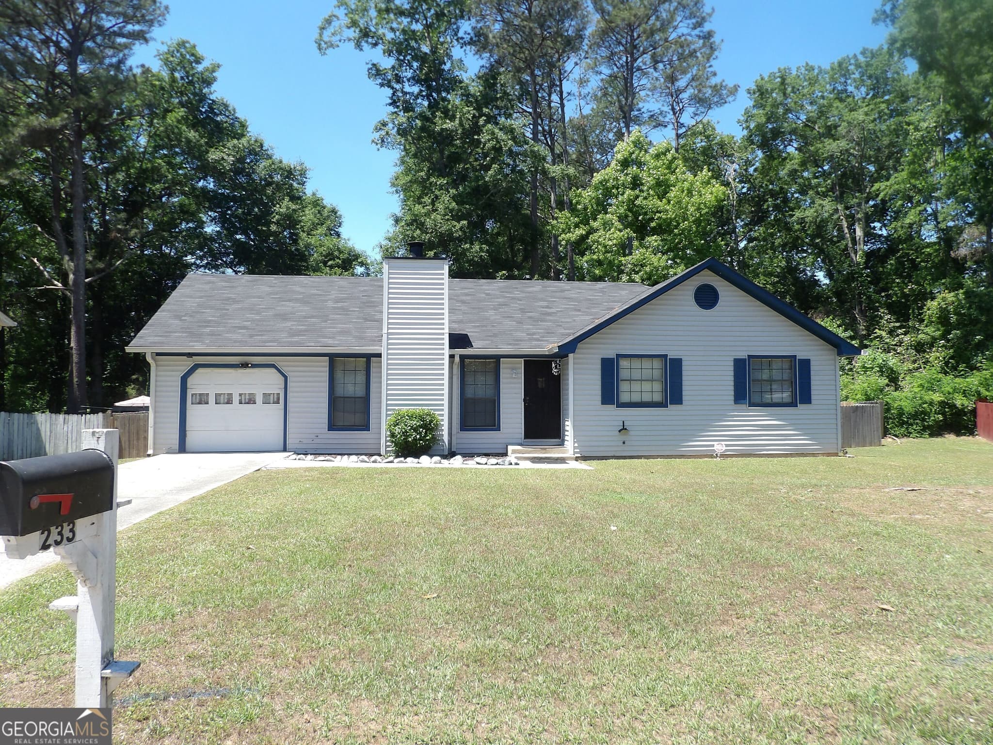 3 bedroom, 2 bathroom, 1,314 sq ft single family residence for sale at 233 Leafwood Lane, Riverdale, GA 30274 — photo 1 of 17