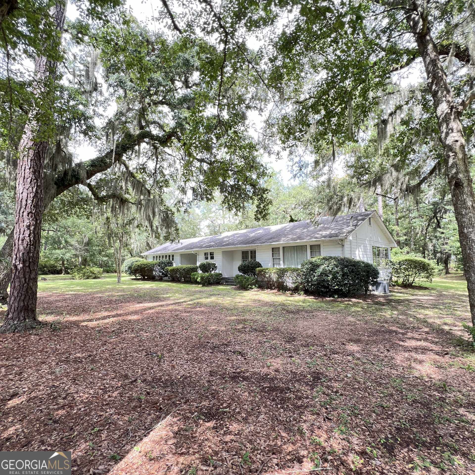 3 bedroom, 1 bathroom single family residence for sale at 7211 Blythe Island Highway, Brunswick, GA 31523 — photo 6