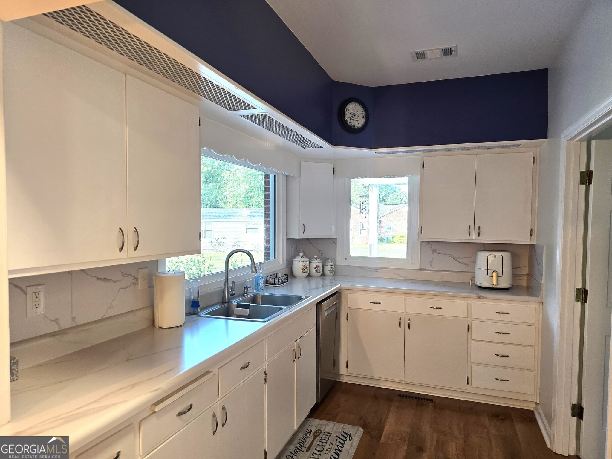 3 bedroom, 3.5 bathroom, 3,139 sq ft single family residence for sale at 834 Academy Drive, Louisville, GA 30434 — photo 10