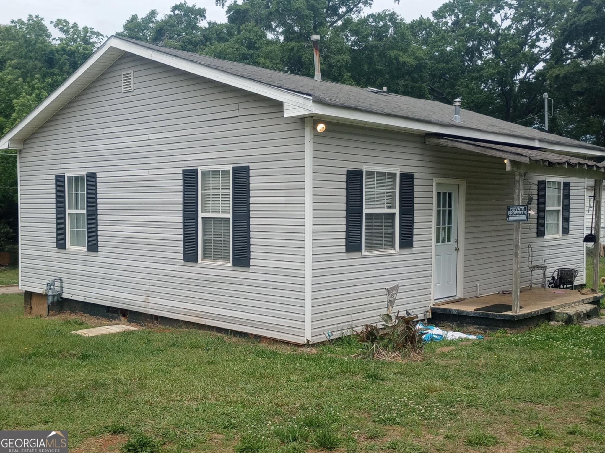 2 bedroom, 1 bathroom, 928 sq ft single family residence for sale at 52 Fifth Street, Griffin, GA 30223 — photo 3