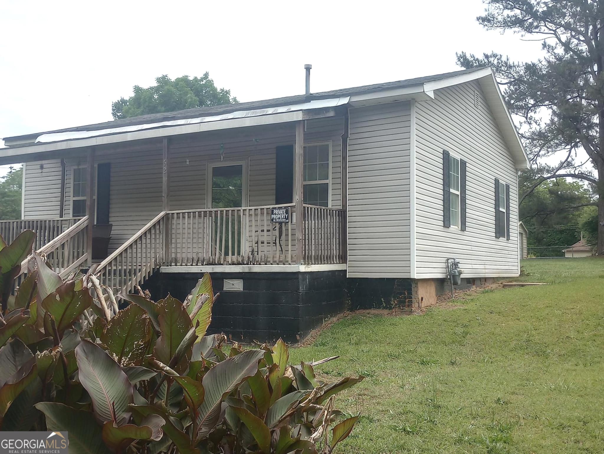 2 bedroom, 1 bathroom, 928 sq ft single family residence for sale at 52 Fifth Street, Griffin, GA 30223 — photo 1 of 18
