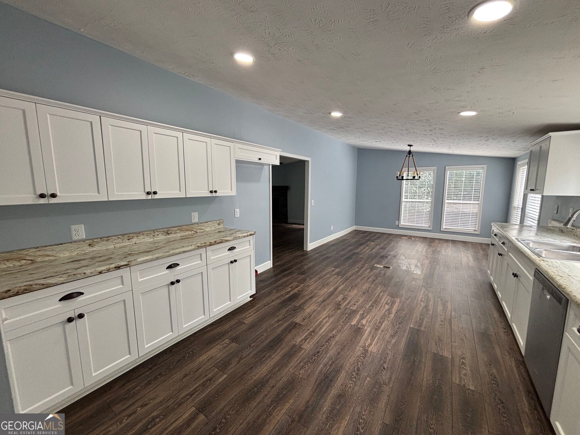 3 bedroom, 2 bathroom, 1,620 sq ft manufactured home,single family residence under contract at 5038 Buffington Road, Thomson, GA 30824 — photo 6