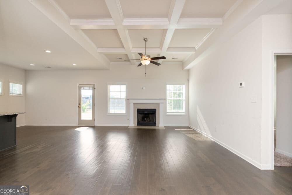 5 bedroom, 3 bathroom, 2,655 sq ft single family residence for sale at 325 Pearl Moss Lane, Kathleen, GA 31047 — photo 5