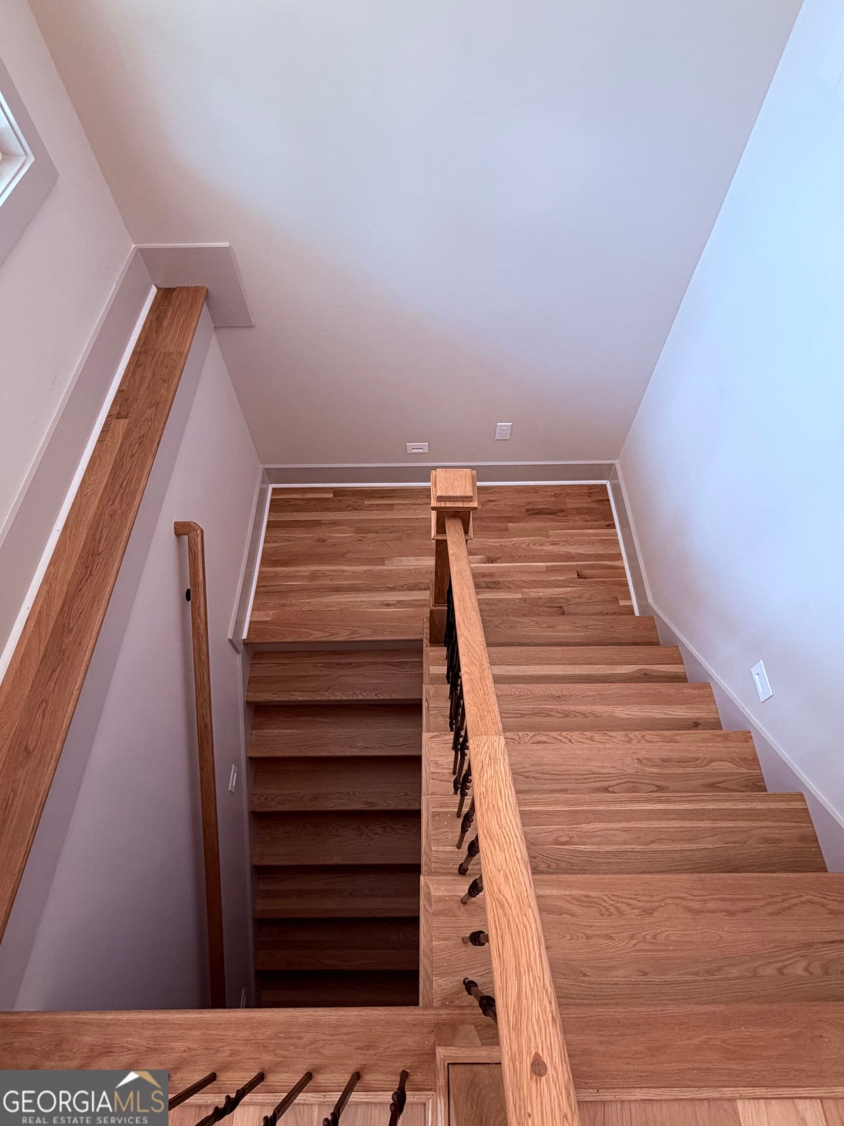 4 bedroom, 3.5 bathroom, 3,630 sq ft single family residence for sale at 260 Edgewater Trail, Toccoa, GA 30577 — photo 4