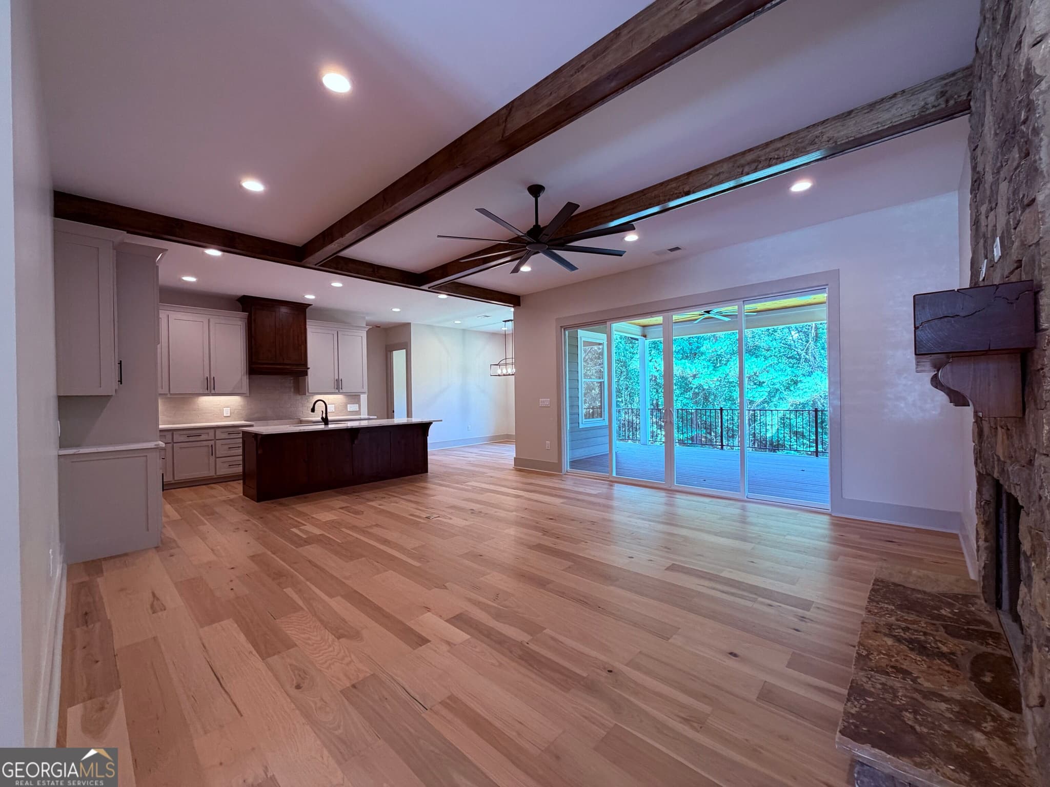 4 bedroom, 3.5 bathroom, 3,630 sq ft single family residence for sale at 260 Edgewater Trail, Toccoa, GA 30577 — photo 8
