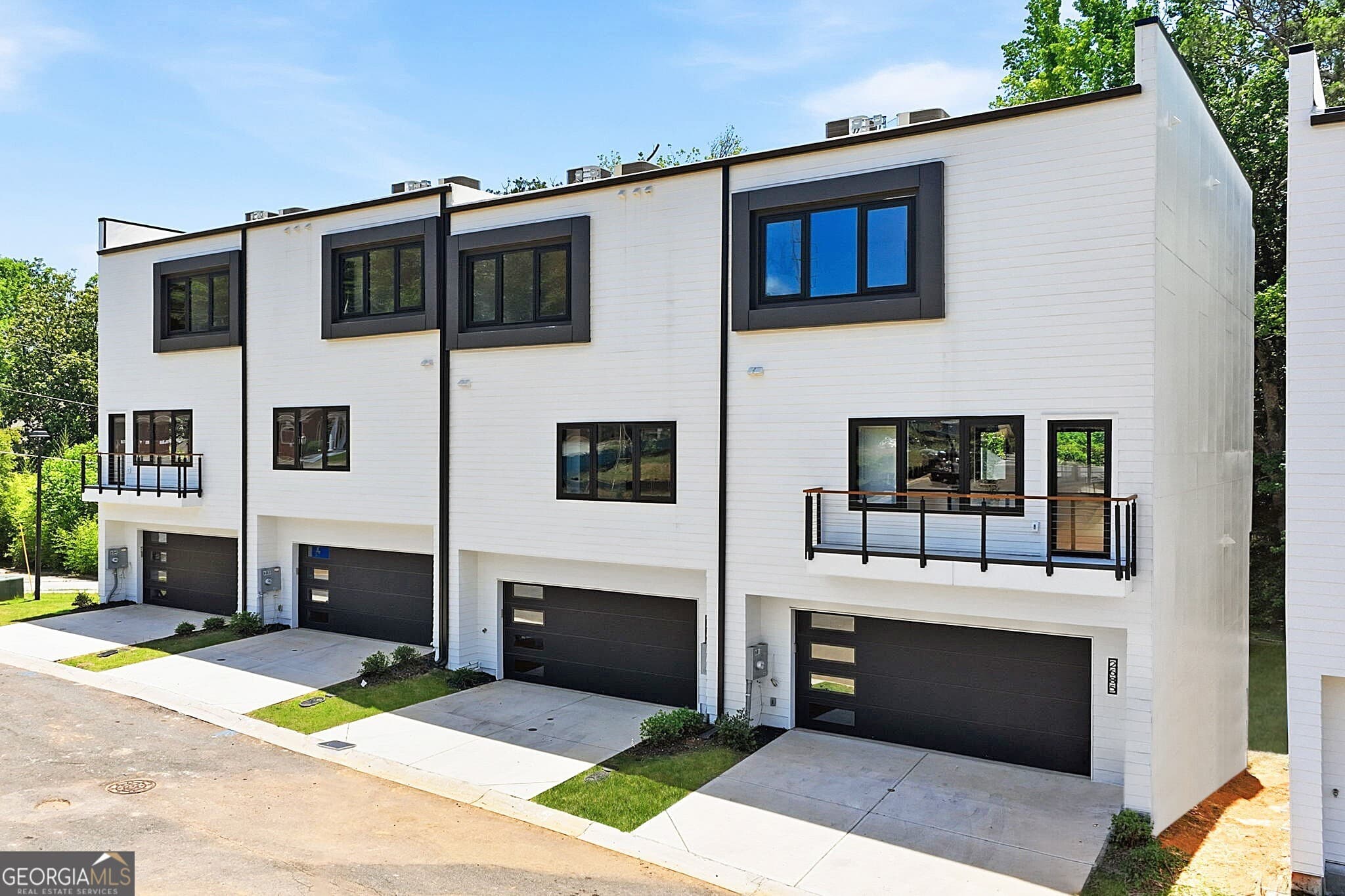 4 bedroom, 4.5 bathroom, 2,470 sq ft townhouse for sale at 2681 Grand Isles Way, Decatur, GA 30032 — photo 6