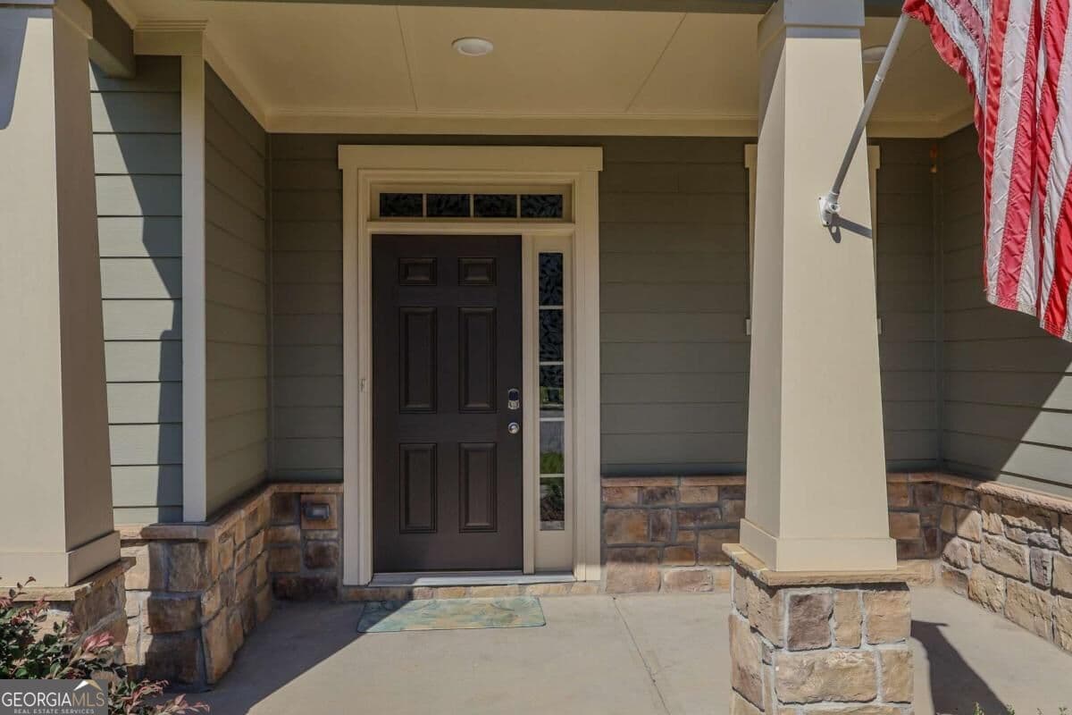 5 bedroom, 3 bathroom, 2,837 sq ft single family residence for sale at 430 Dragonfly Way, Winder, GA 30680 — photo 3