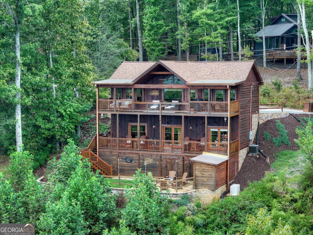 3 bedroom, 3 bathroom, 2,016 sq ft cabin,single family residence for sale at 411 Highland Circle, Blue Ridge, GA 30513 — photo 6