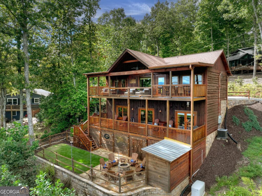 3 bedroom, 3 bathroom, 2,016 sq ft cabin,single family residence for sale at 411 Highland Circle, Blue Ridge, GA 30513 — photo 1 of 70