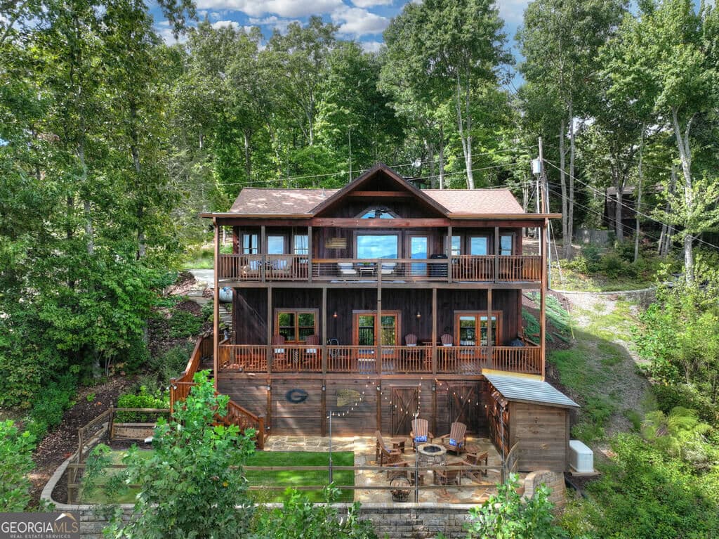 3 bedroom, 3 bathroom, 2,016 sq ft cabin,single family residence for sale at 411 Highland Circle, Blue Ridge, GA 30513 — photo 10