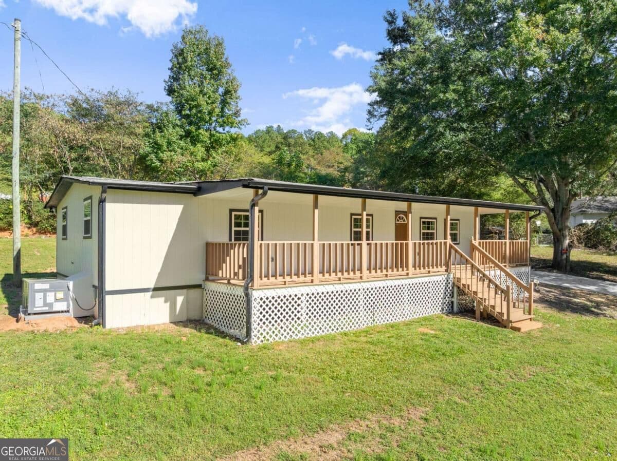 3 bedroom, 1.5 bathroom manufactured home,single family residence for sale at 2411 Bald Eagle Place, Gainesville, GA 30507 — photo 3