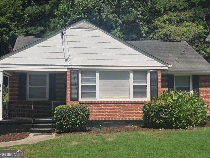 2 bedroom, 2 bathroom single family residence for rent at 547 SW Westmeath Drive, Atlanta, GA 30310 for $1,695 a month — photo 2