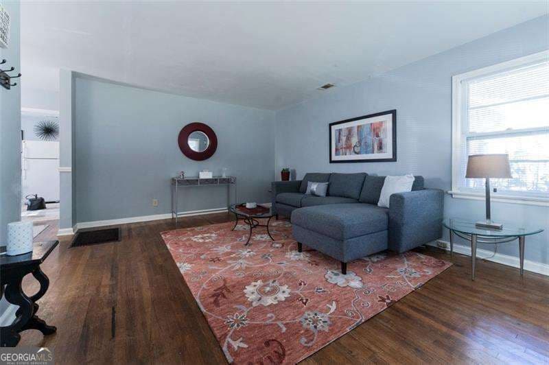 2 bedroom, 2 bathroom single family residence for rent at 547 SW Westmeath Drive, Atlanta, GA 30310 for $1,695 a month — photo 3
