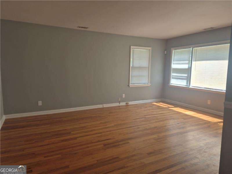 2 bedroom, 2 bathroom single family residence for rent at 547 SW Westmeath Drive, Atlanta, GA 30310 for $1,695 a month — photo 5