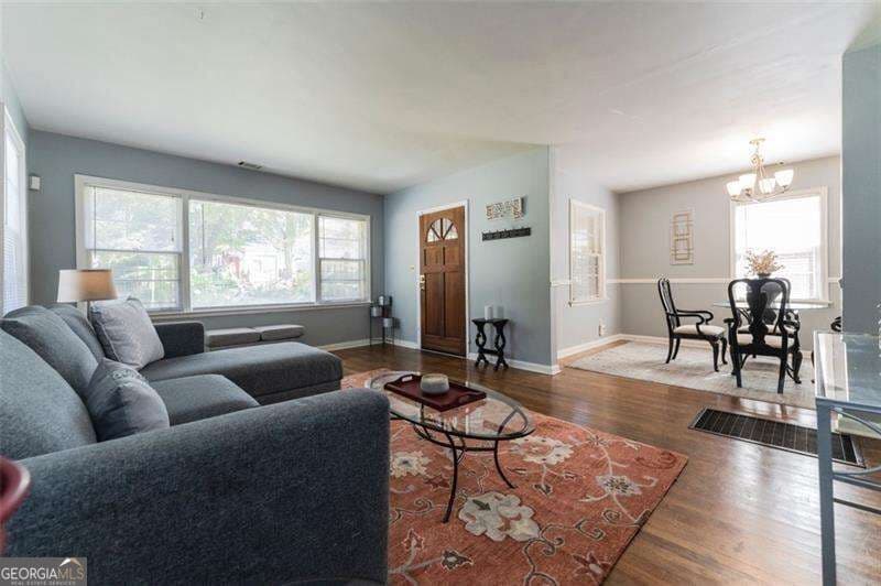 2 bedroom, 2 bathroom single family residence for rent at 547 SW Westmeath Drive, Atlanta, GA 30310 for $1,695 a month — photo 4