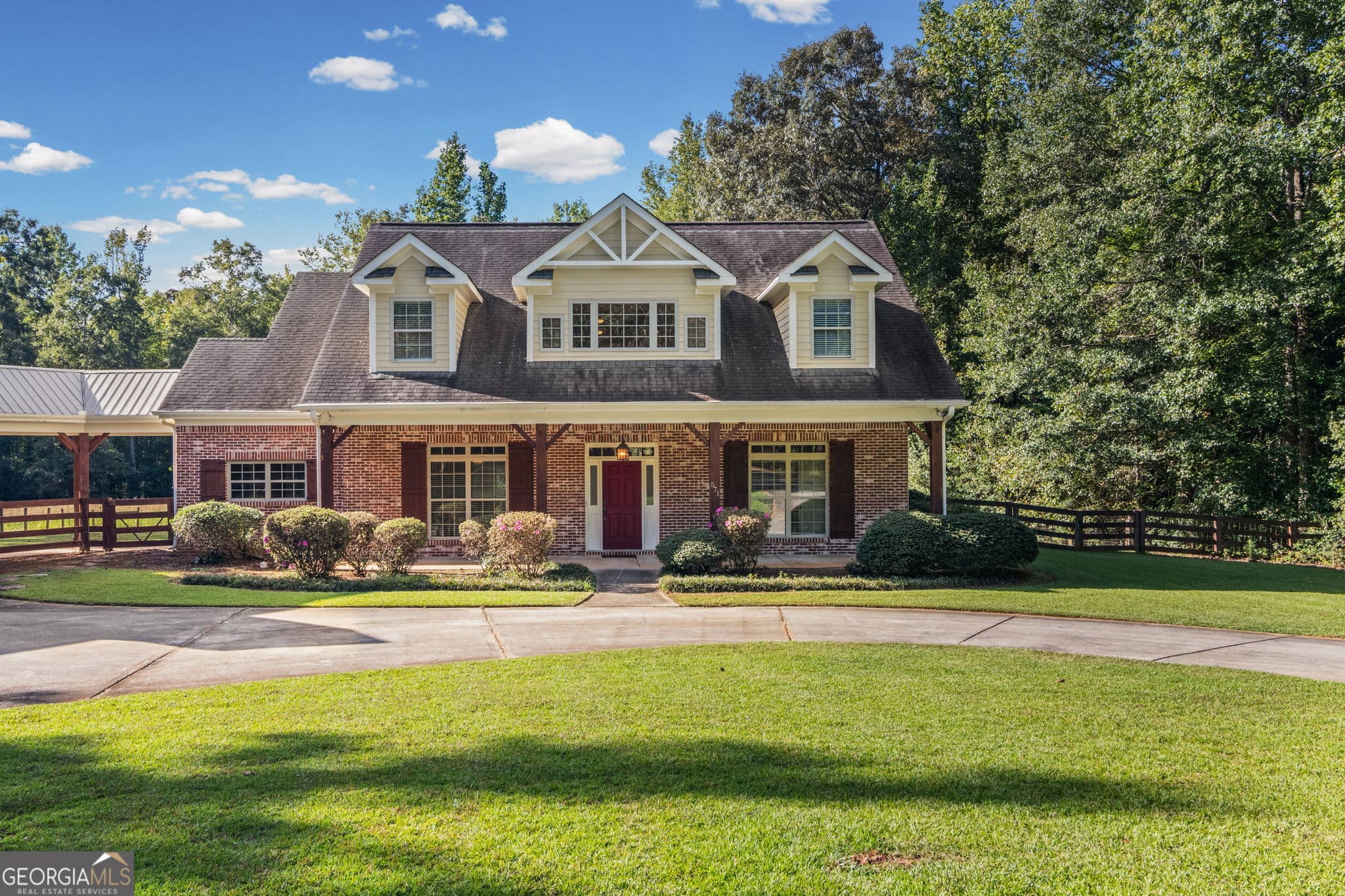 3 bedroom, 2.5 bathroom, 3,540 sq ft single family residence for sale at 571 Hood Road, Newnan, GA 30263 — photo 3