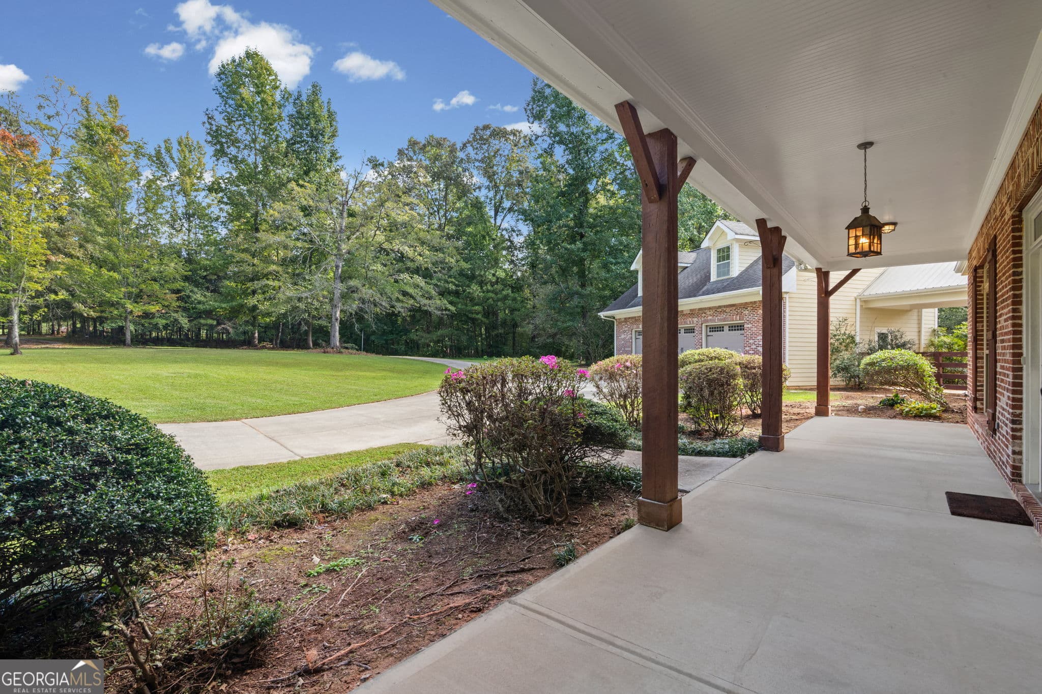 3 bedroom, 2.5 bathroom, 3,540 sq ft single family residence for sale at 571 Hood Road, Newnan, GA 30263 — photo 5