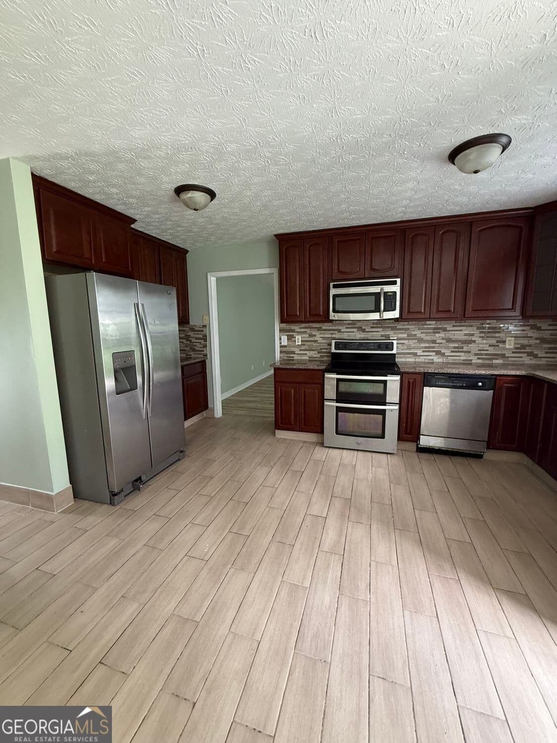 4 bedroom, 2.5 bathroom, 2,723 sq ft single family residence for rent at 755 Tara Bend, Hampton, GA 30228 for $2,295 a month — photo 8