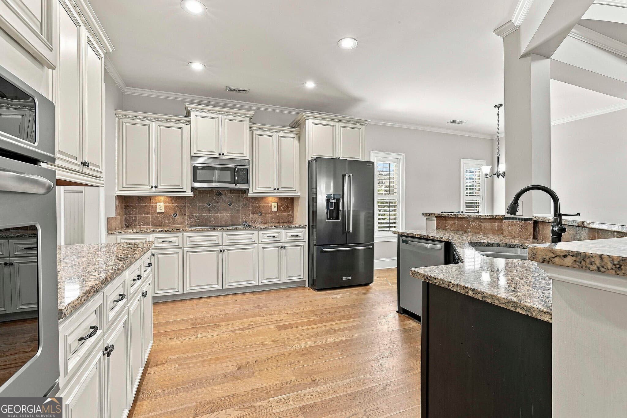 4 bedroom, 4.5 bathroom, 3,094 sq ft single family residence for sale at 3 Vanderbilt Pointe Lane, Newnan, GA 30265 — photo 3