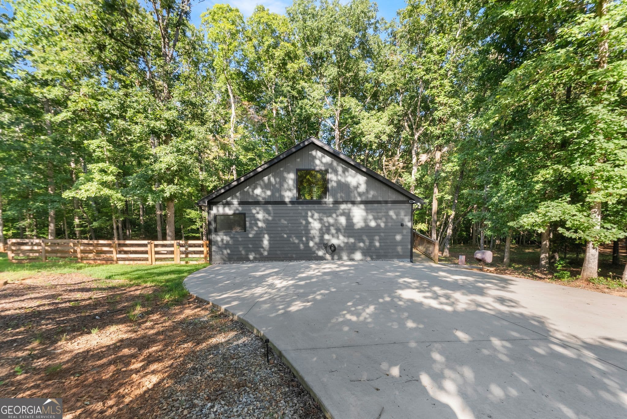 1 bedroom, 1 bathroom, 1,156 sq ft cabin,single family residence for sale at 162 Hickory Ridge Drive, Cleveland, GA 30528 — photo 6
