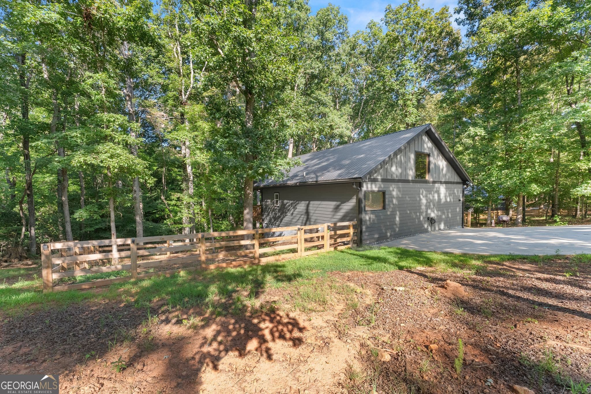 1 bedroom, 1 bathroom, 1,156 sq ft cabin,single family residence for sale at 162 Hickory Ridge Drive, Cleveland, GA 30528