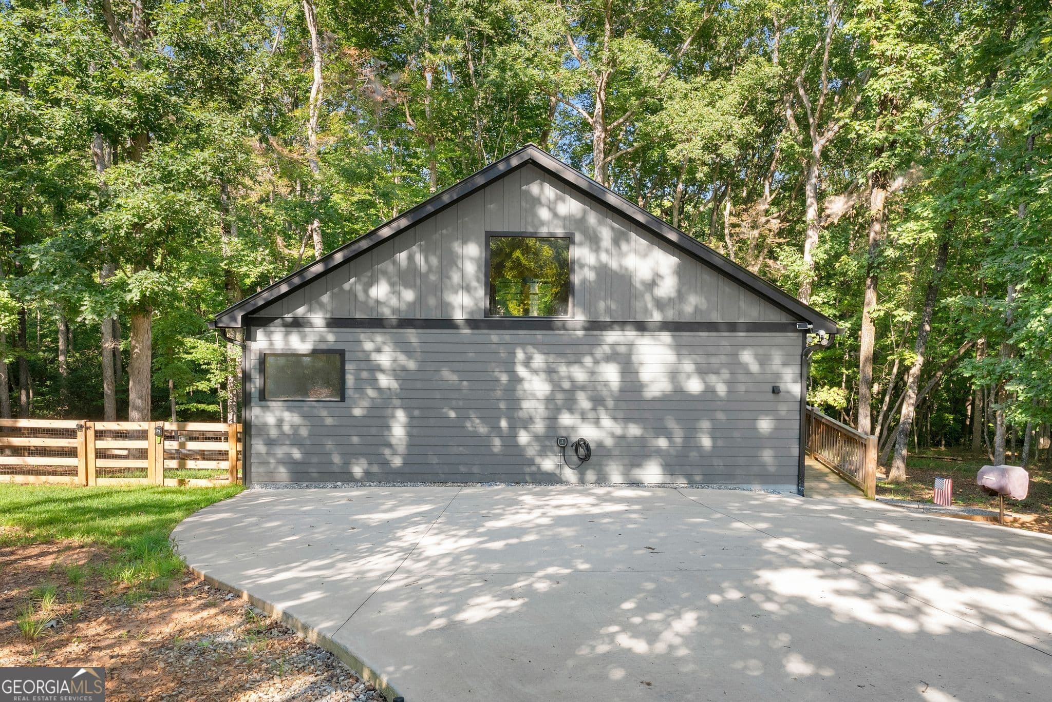 1 bedroom, 1 bathroom, 1,156 sq ft cabin,single family residence for sale at 162 Hickory Ridge Drive, Cleveland, GA 30528 — photo 5