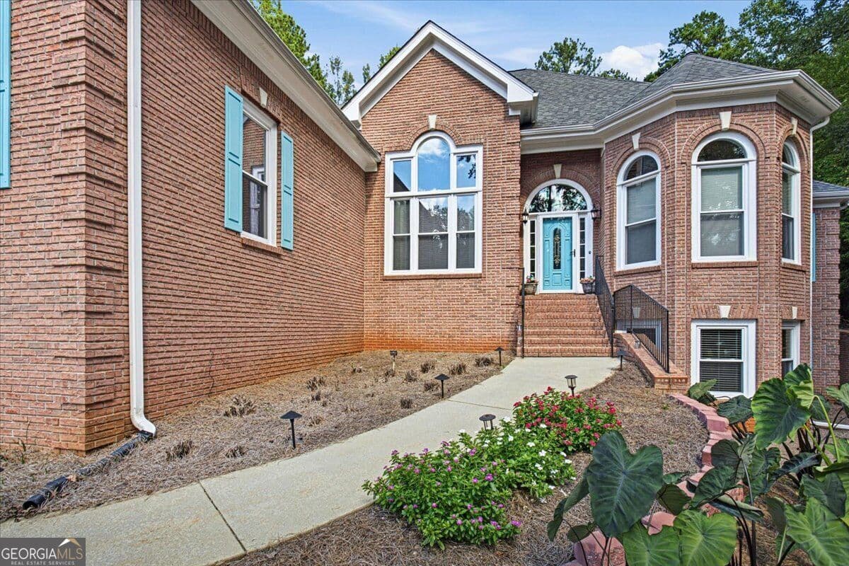 4 bedroom, 3.5 bathroom, 3,097 sq ft single family residence for sale at 70 Costleys Bridge Drive, Oxford, GA 30054 — photo 3