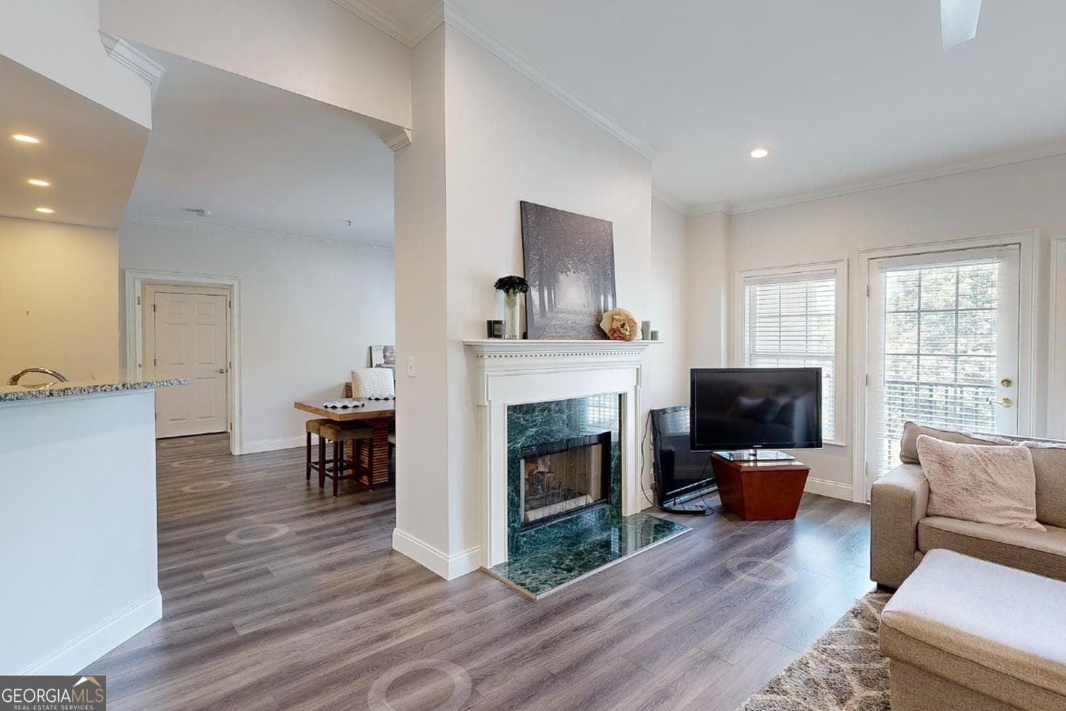 2 bedroom, 2.5 bathroom, 1,740 sq ft condominium for sale at 3275 Lenox Road APT 413, Atlanta, GA 30324 — photo 4
