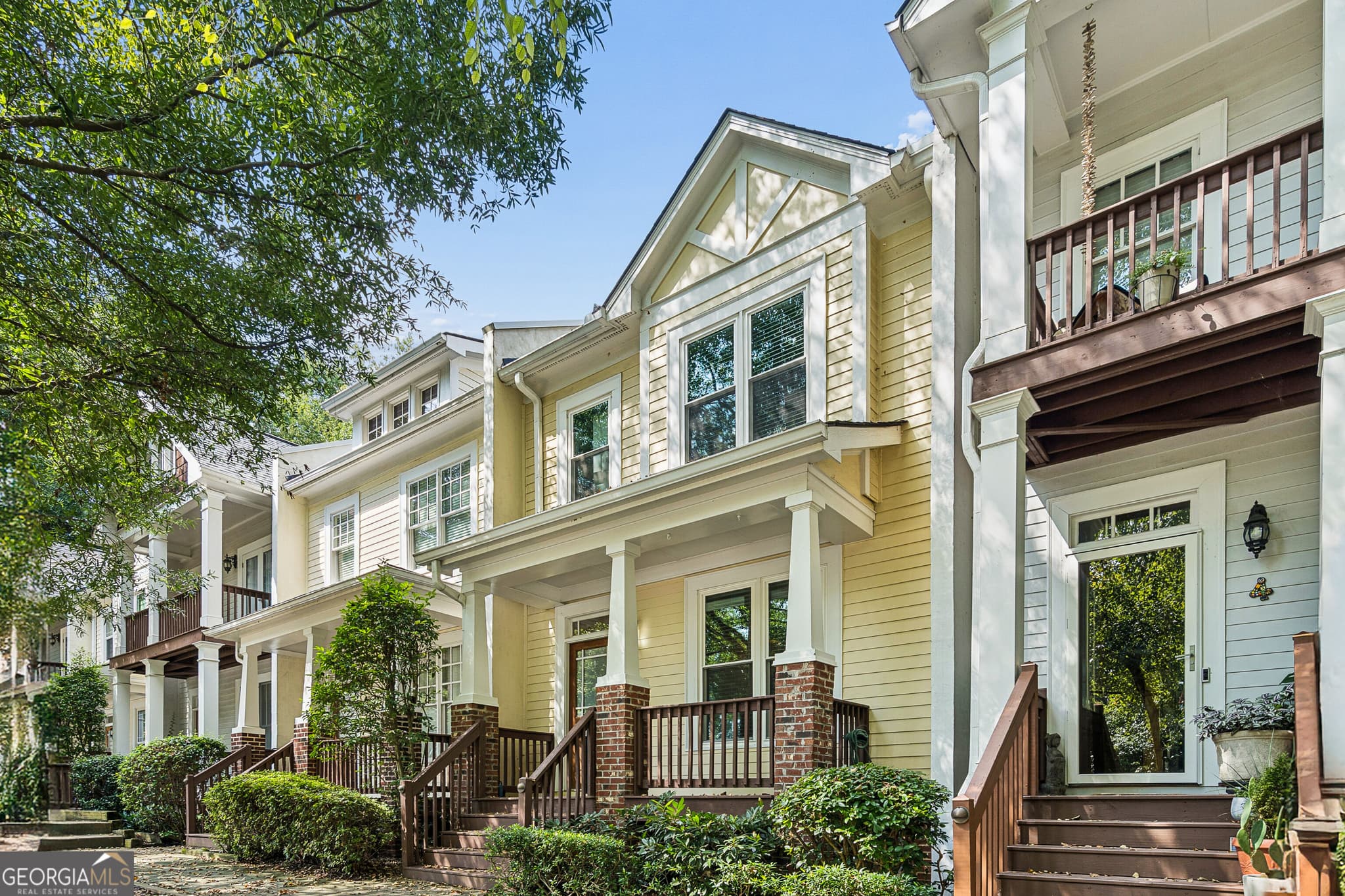 3 bedroom, 3.5 bathroom, 1,778 sq ft townhouse for sale at 6 Oakhurst Terrace, Decatur, GA 30030 — photo 2