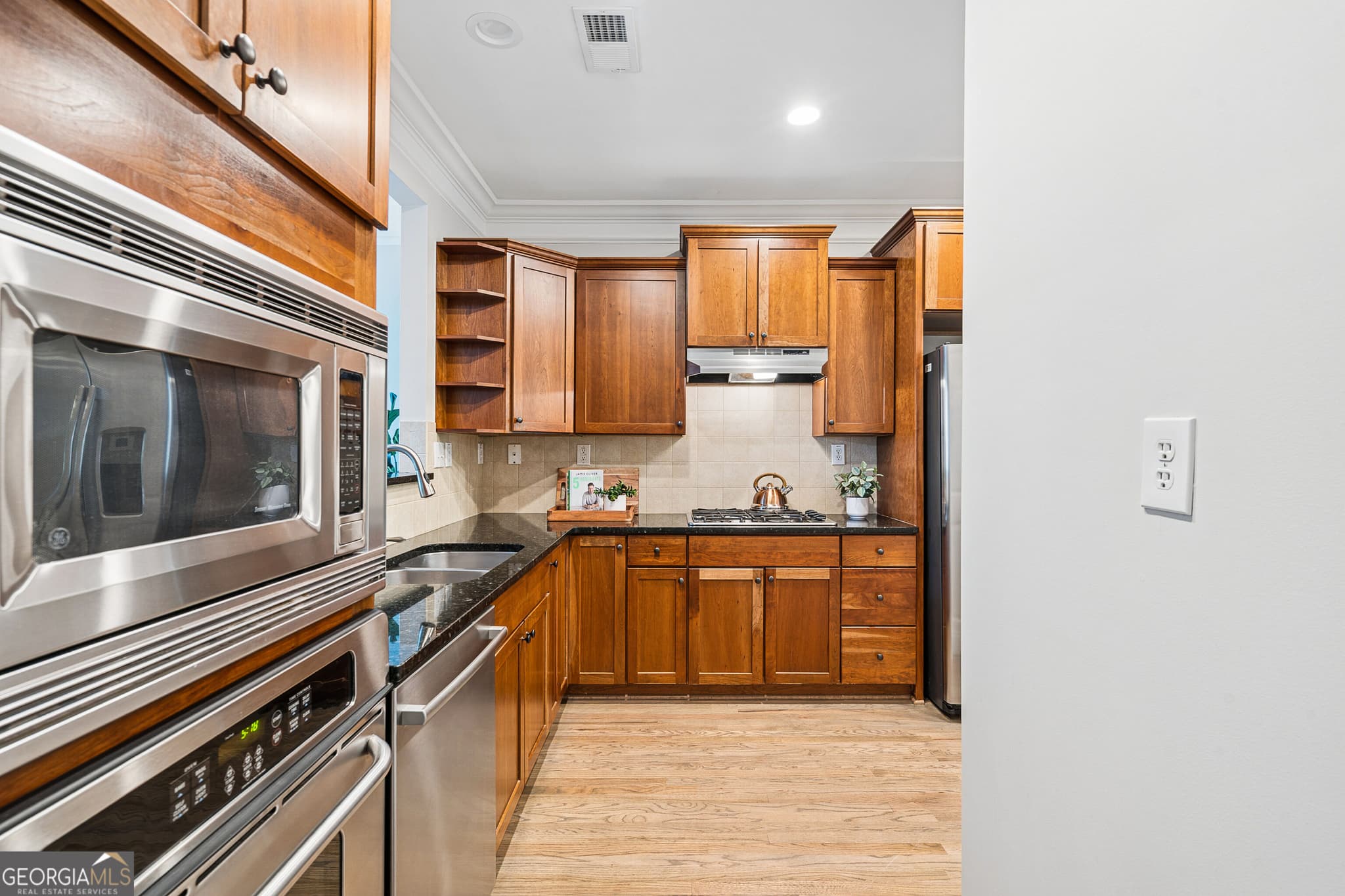 3 bedroom, 3.5 bathroom, 1,778 sq ft townhouse for sale at 6 Oakhurst Terrace, Decatur, GA 30030 — photo 8