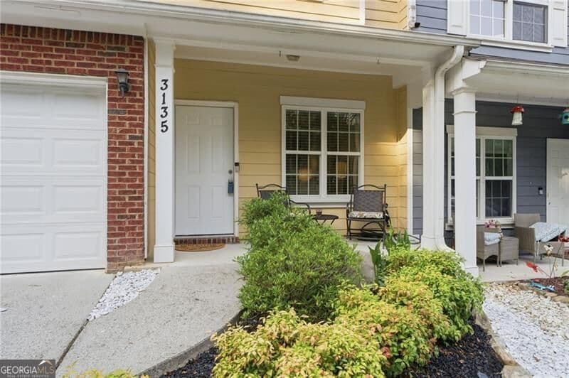 3 bedroom, 2.5 bathroom, 1,658 sq ft condominium for sale at 3135 Cedar Glade Lane, Buford, GA 30519 — photo 3