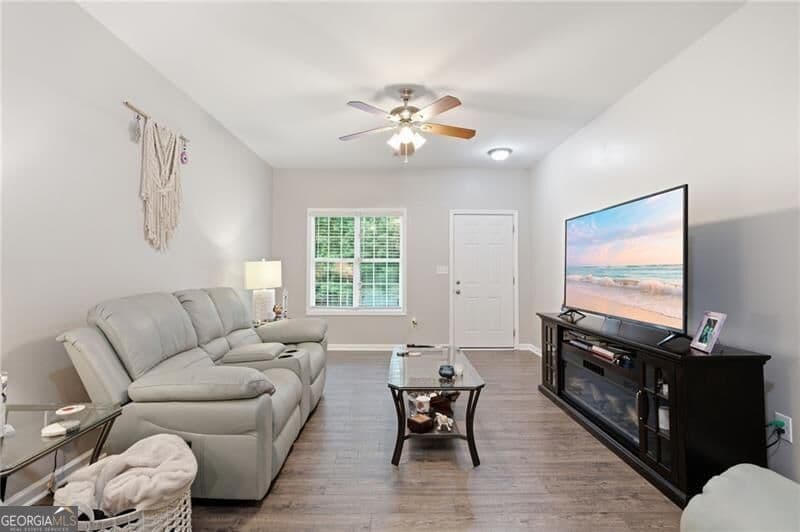 3 bedroom, 2.5 bathroom, 1,658 sq ft condominium for sale at 3135 Cedar Glade Lane, Buford, GA 30519 — photo 5