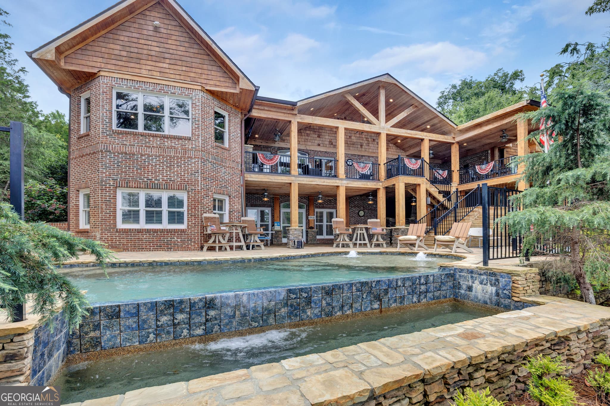 4 bedroom, 3.5 bathroom, 4,420 sq ft single family residence for sale at 139 Lake Pines Circle, Jackson, GA 30233 — photo 2