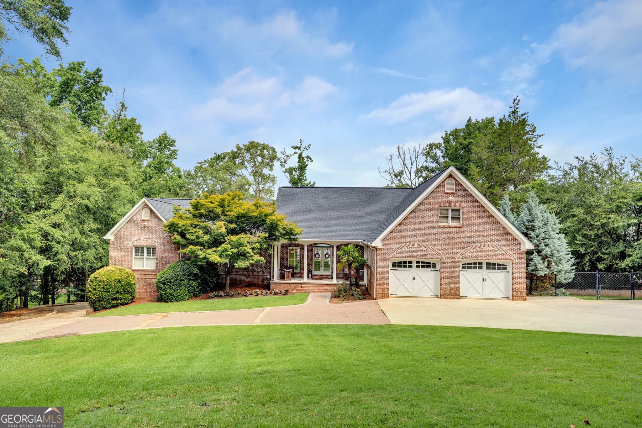 4 bedroom, 3.5 bathroom, 4,420 sq ft single family residence for sale at 139 Lake Pines Circle, Jackson, GA 30233 — photo 5