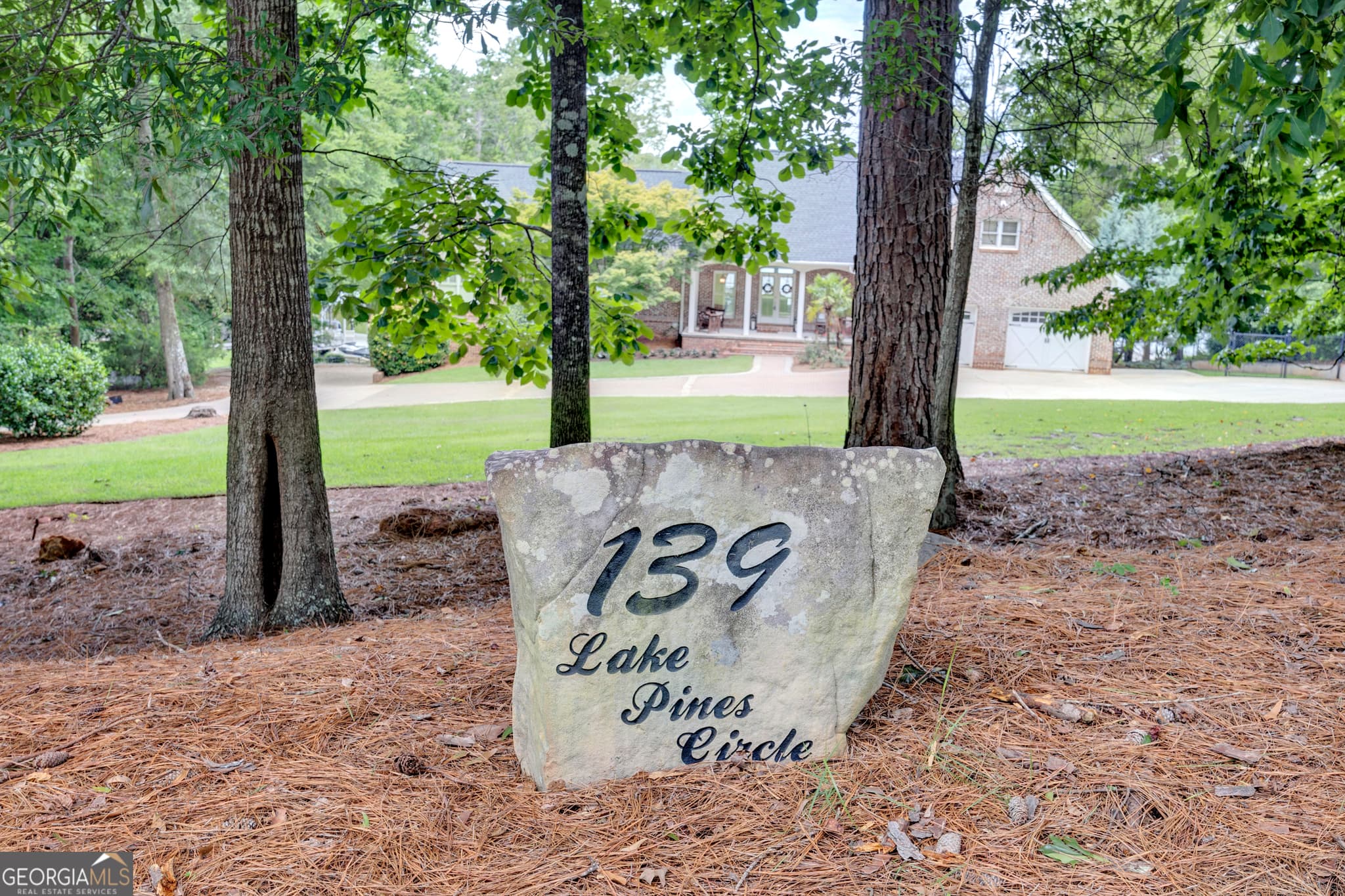 4 bedroom, 3.5 bathroom, 4,420 sq ft single family residence for sale at 139 Lake Pines Circle, Jackson, GA 30233 — photo 4