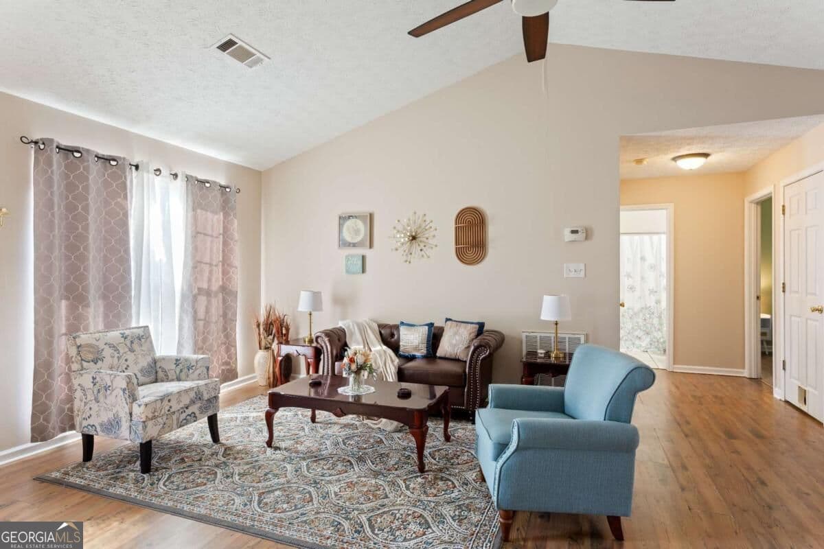 5 bedroom, 3 bathroom, 2,298 sq ft single family residence for sale at 1123 Patriot Circle, Mcdonough, GA 30252 — photo 6