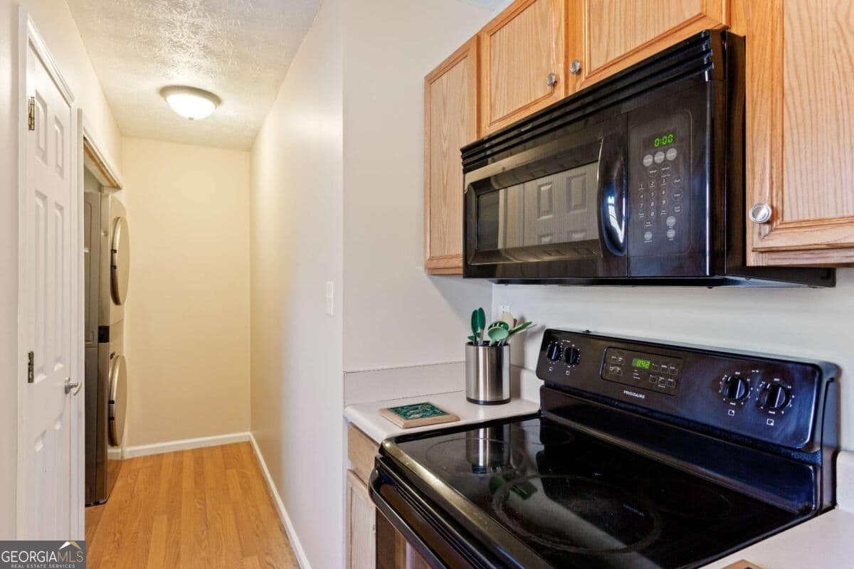 5 bedroom, 3 bathroom, 2,298 sq ft single family residence for sale at 1123 Patriot Circle, Mcdonough, GA 30252 — photo 10
