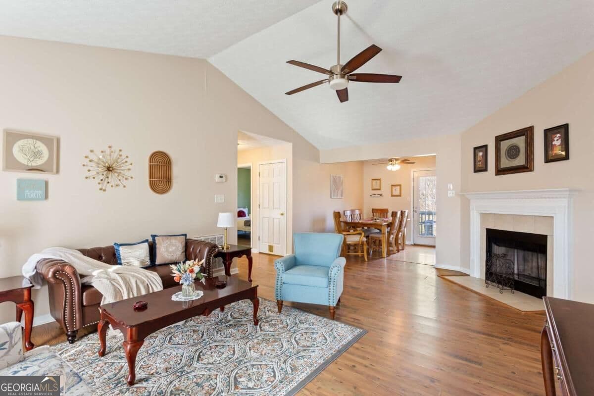 5 bedroom, 3 bathroom, 2,298 sq ft single family residence for sale at 1123 Patriot Circle, Mcdonough, GA 30252 — photo 4