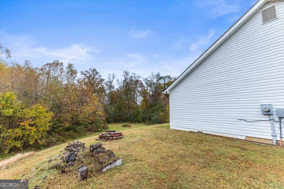 4 bedroom, 2 bathroom, 1,646 sq ft single family residence for sale at 425 Creeks Jewell Drive, Ringgold, GA 30736 — photo 8