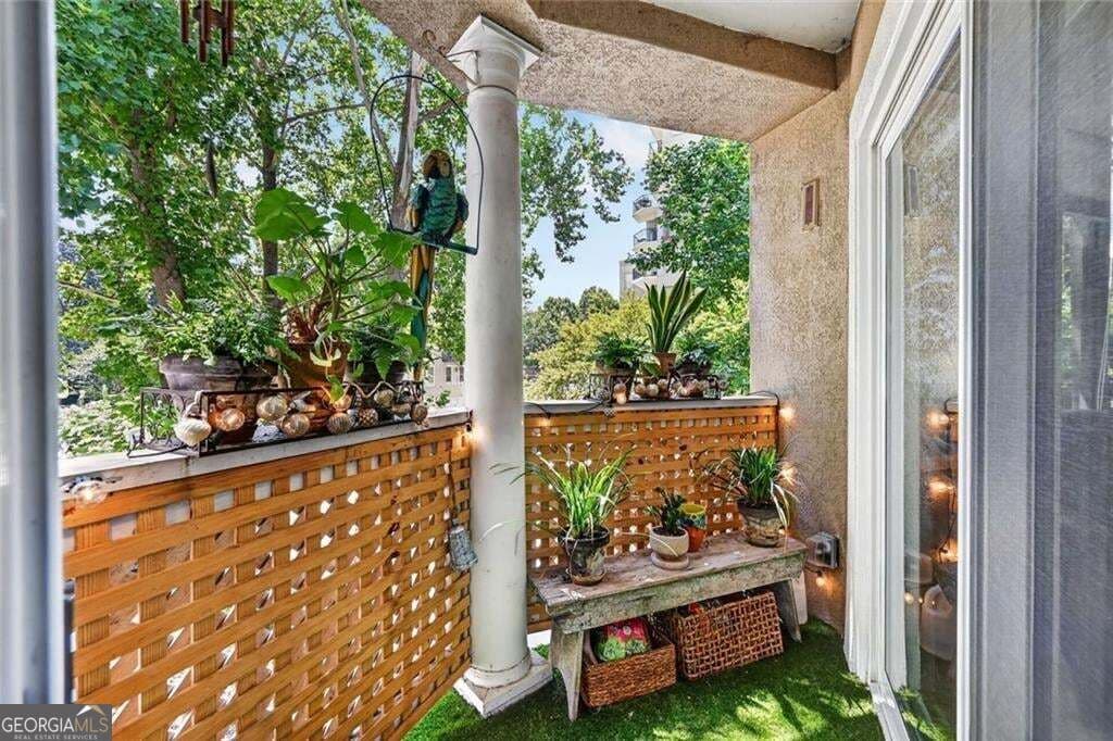 2 bedroom, 2 bathroom, 1,168 sq ft condominium for sale at 244 13th Street 201, Atlanta, GA 30309 — photo 7