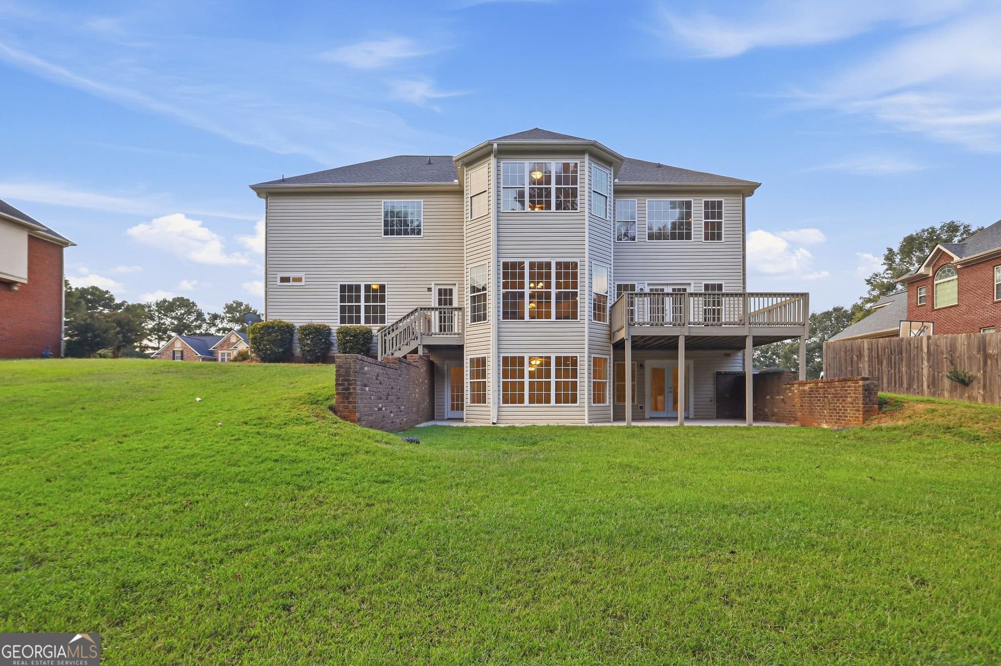 6 bedroom, 4.5 bathroom, 5,147 sq ft single family residence for sale at 318 Hamilton Drive, Conyers, GA 30094 — photo 5